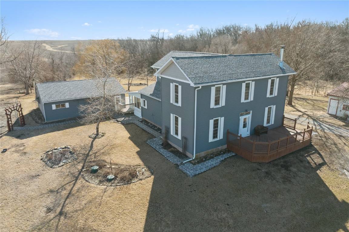 Garrison, IA 52229,2000 64th St