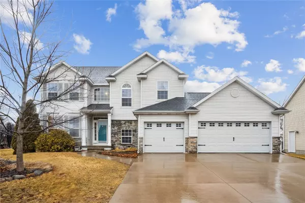 Hiawatha, IA 52233,3020 Grey Wolf