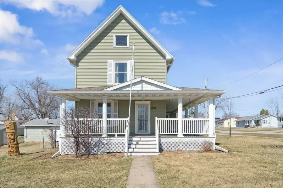 2190 1st AVE, Marion, IA 52302