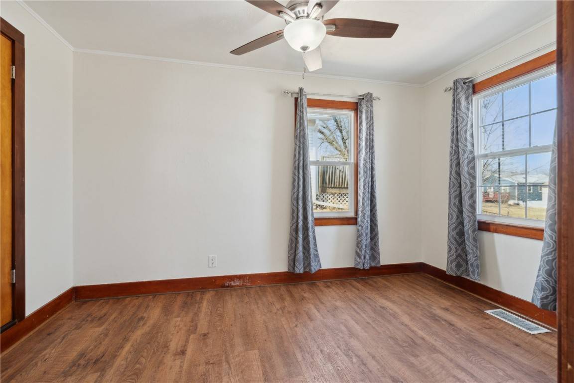 Cedar Rapids, IA 52404,1131 20th Ave SW