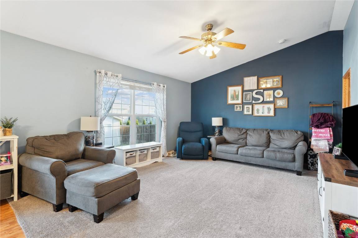 Cedar Rapids, IA 52404,2700 Navajo AVE SW