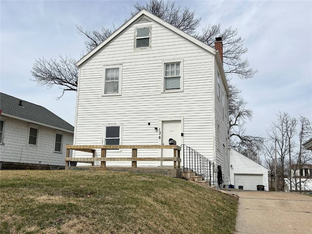 136 33Rd Street DR SE, Cedar Rapids, IA 52403