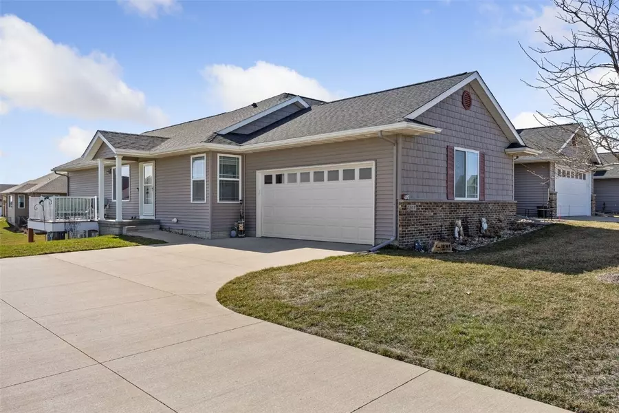 4109 Garnet CIR, Marion, IA 52302