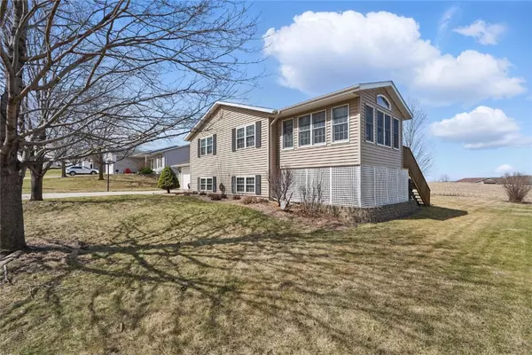 Williamsburg, IA 52361,102 Page ST