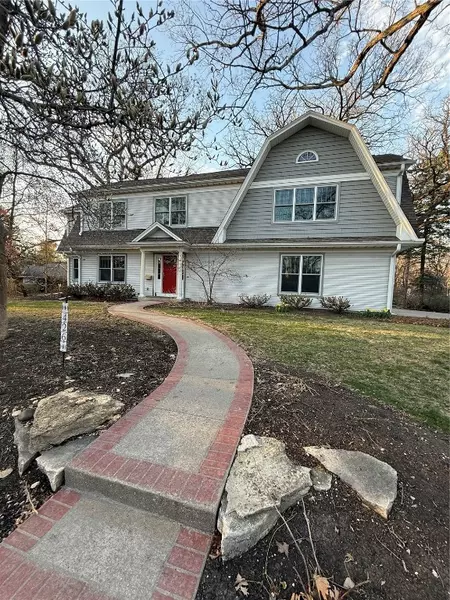 426 Bayard St, Iowa City, IA 52246