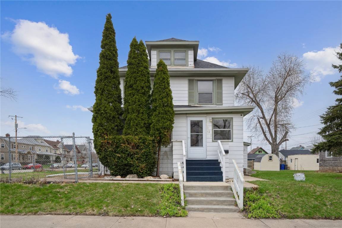 330 17th ST SE, Cedar Rapids, IA 52403