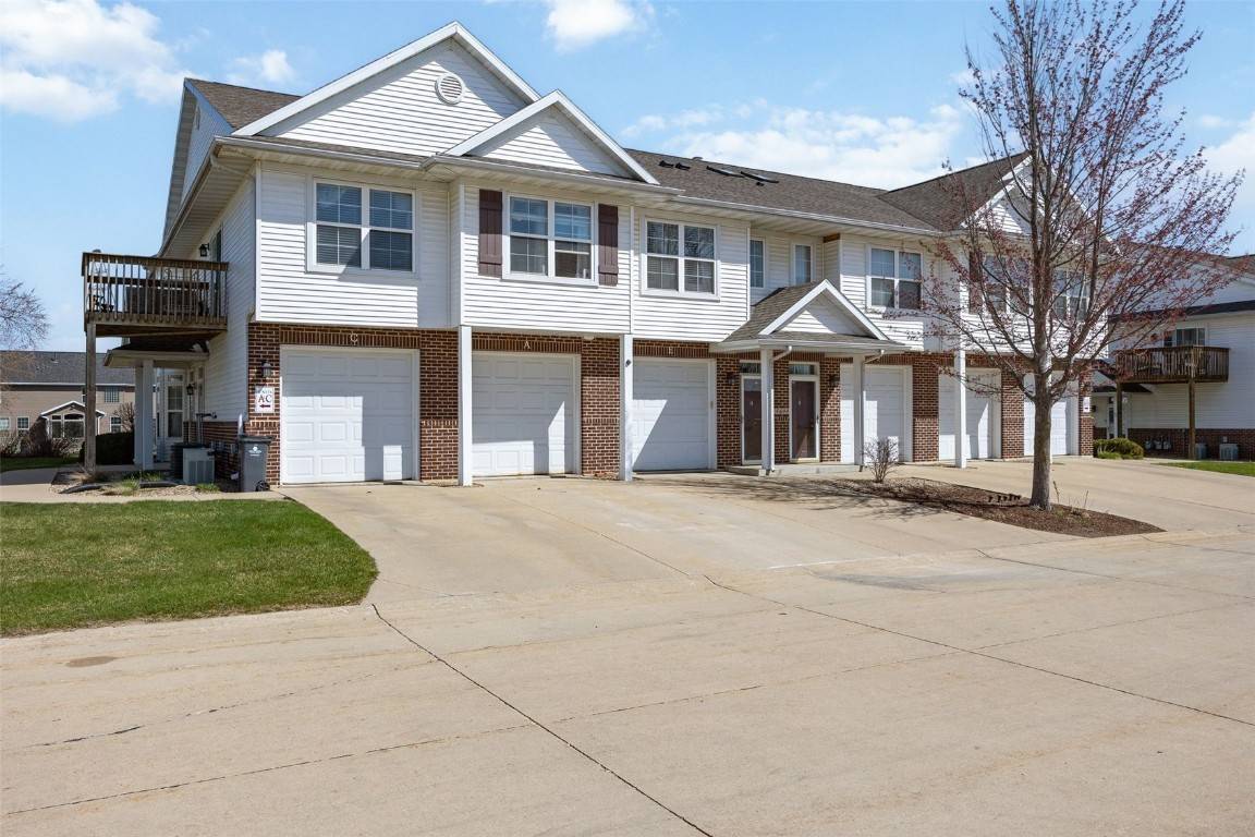 4604 1st AVE NW #E, Cedar Rapids, IA 52405
