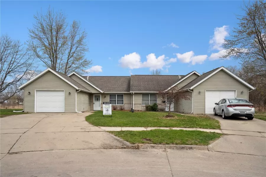 47 Blue Stem, Iowa City, IA 52240