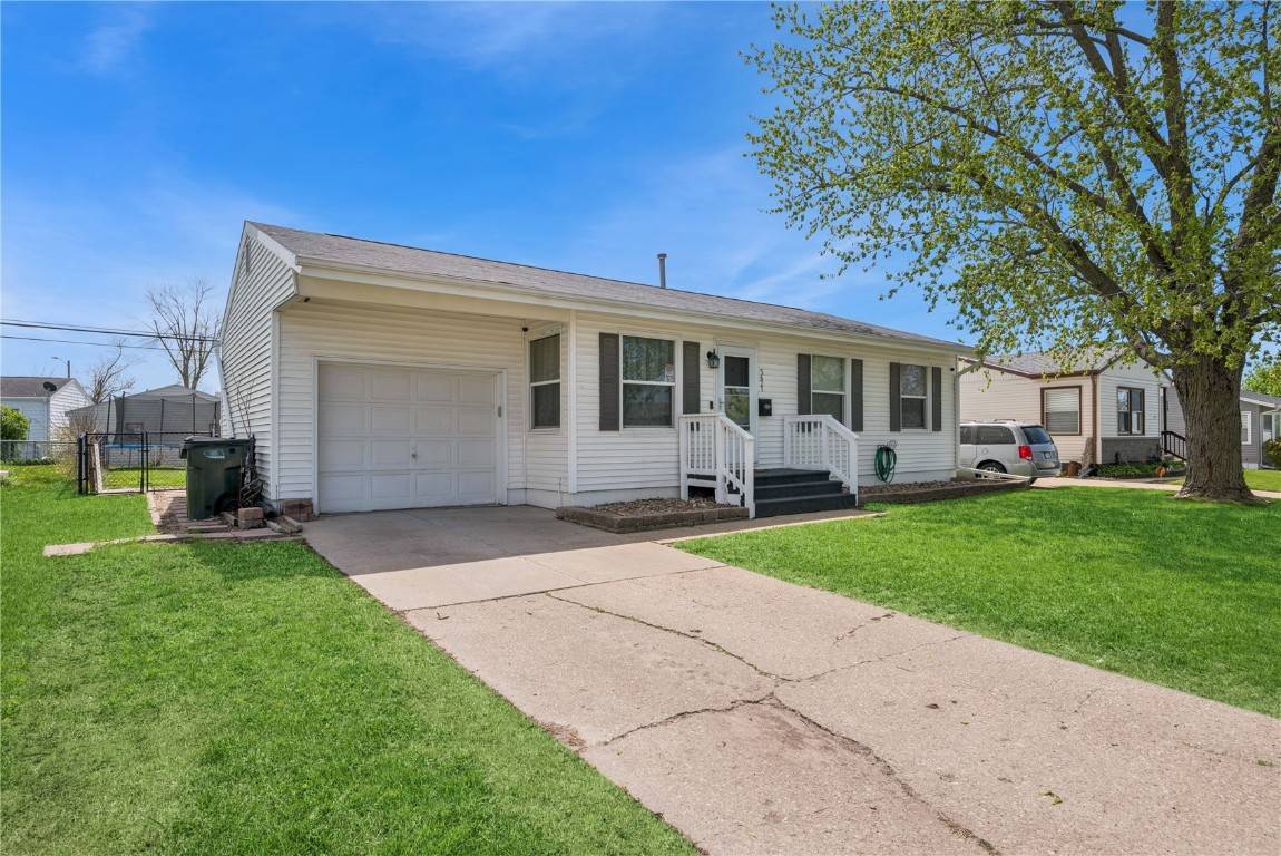 Cedar Rapids, IA 52405,5621 Plainview DR NW