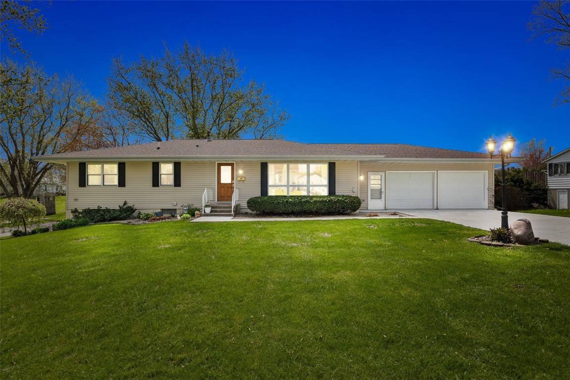 313 E 8th ST, Tipton, IA 52772