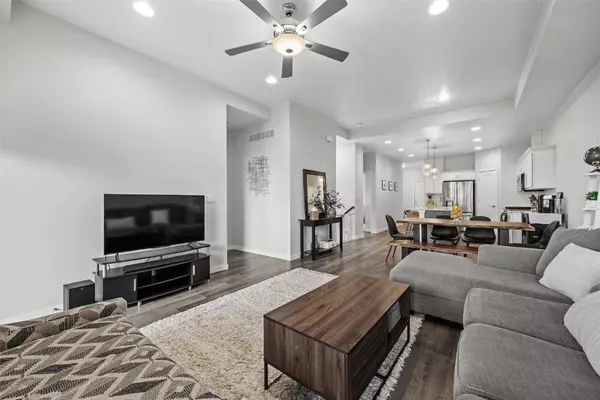 North Liberty, IA 52317,765 River Bend LN