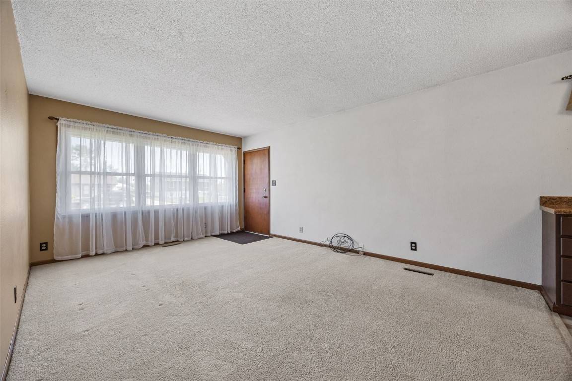 Marion, IA 52302,445 Grand AVE