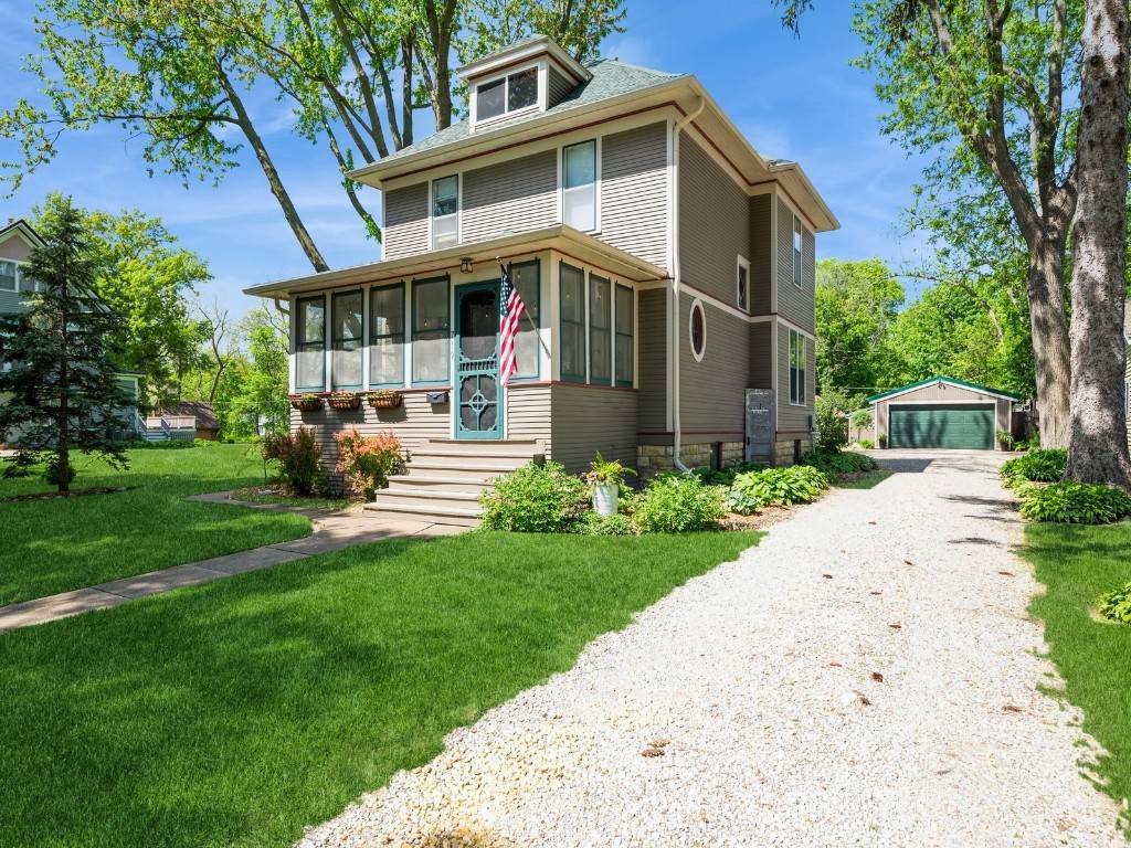 719 3rd AVE NW, Mt Vernon, IA 52314