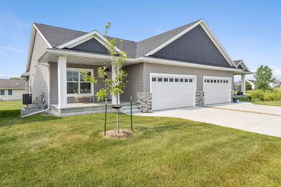 6415 Rookwood LN, Marion, IA 52302