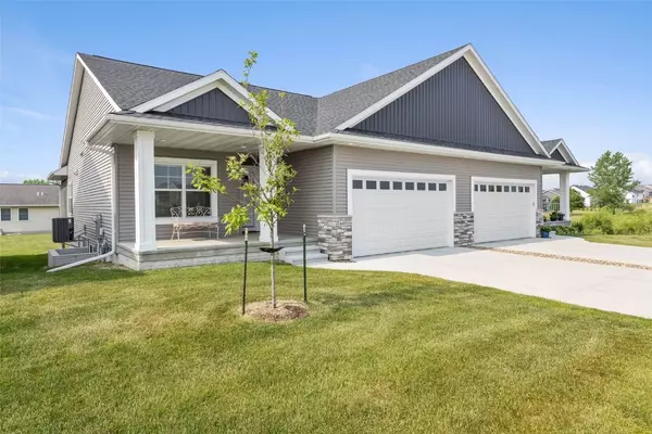 6415 Rookwood LN, Marion, IA 52302