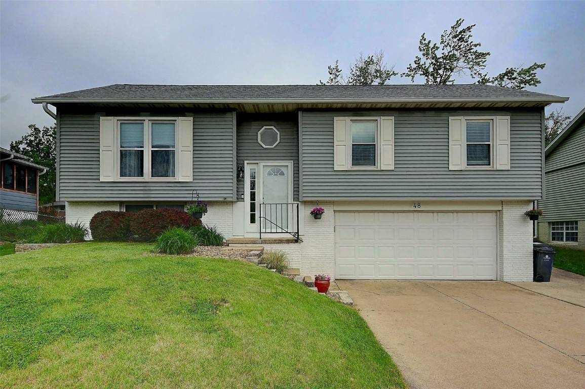 48 Clive DR NW, Cedar Rapids, IA 52405