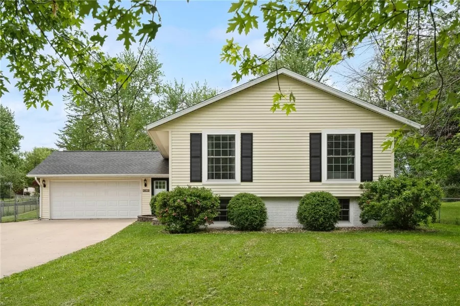 3533 35th Street CT, Marion, IA 52302