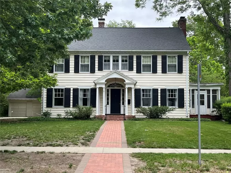 620 S Summit Street, Iowa City, IA 52240