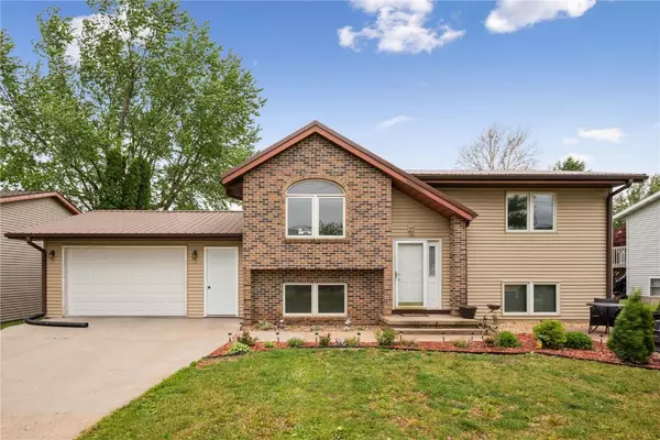 607 E Pershing DR, Brooklyn, IA 52211