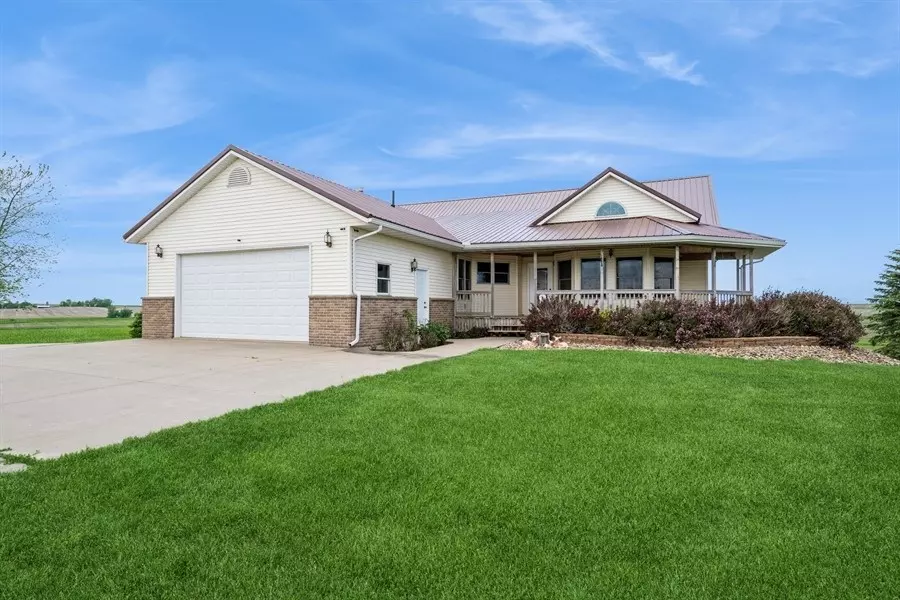 7477 28th AVE, Watkins, IA 52354