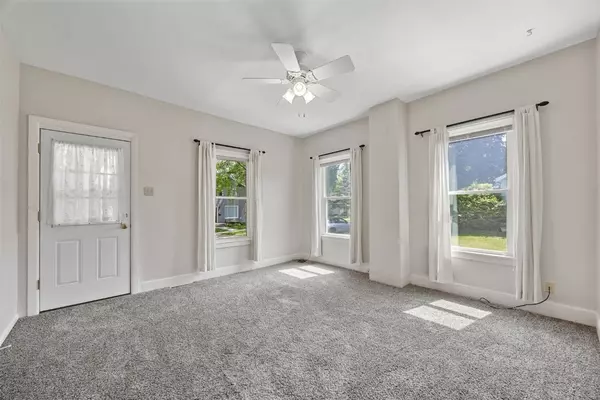 Mt Vernon, IA 52314,411 Second AVE NW