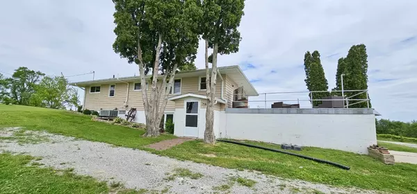 Williamsburg, IA 52361,2549 S AVE