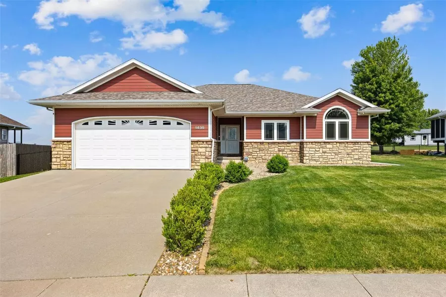 1435 Blacktail LN, North Liberty, IA 52317