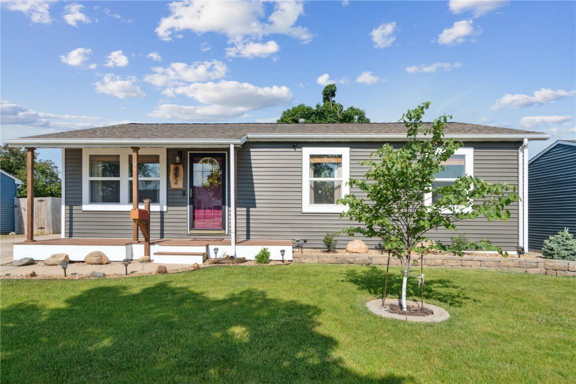 452 Lewellen DR NW, Cedar Rapids, IA 52405