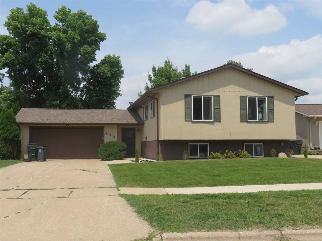 444 Greenfield ST, Cedar Rapids, IA 52402