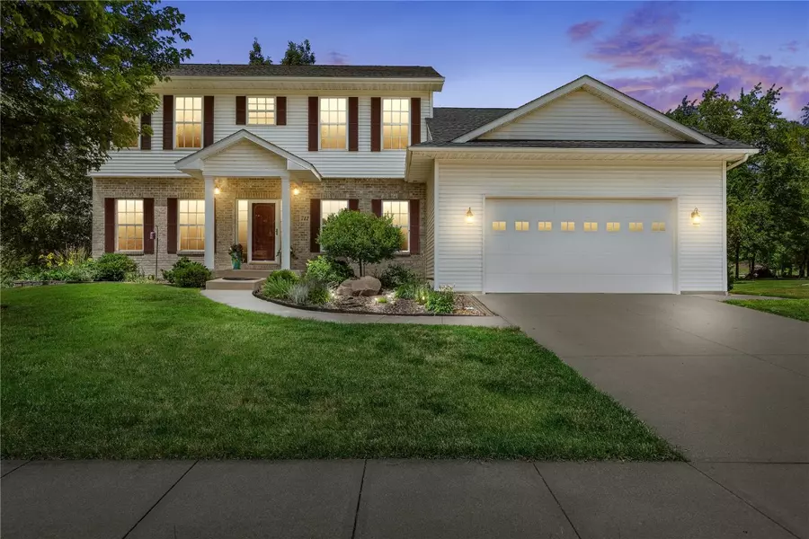 712 Willow Ct, Solon, IA 52333