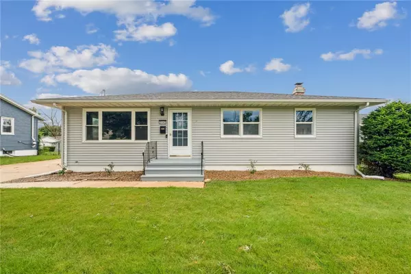 2645 25th AVE, Marion, IA 52302