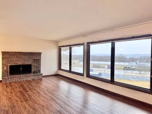 Muscatine, IA 52761,2917 Hwy 22