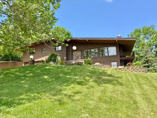 Muscatine, IA 52761,2917 Hwy 22