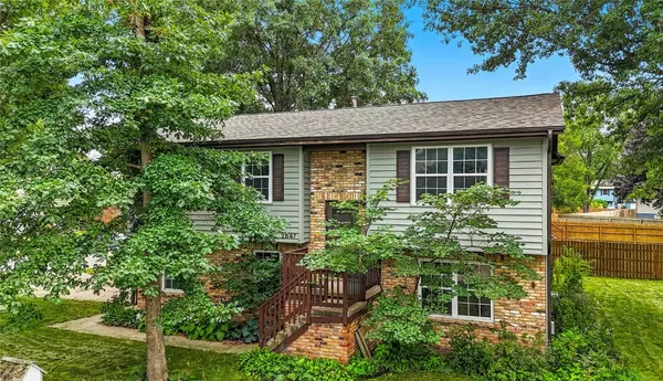 Iowa City, IA 52240,2847 Sterling DR