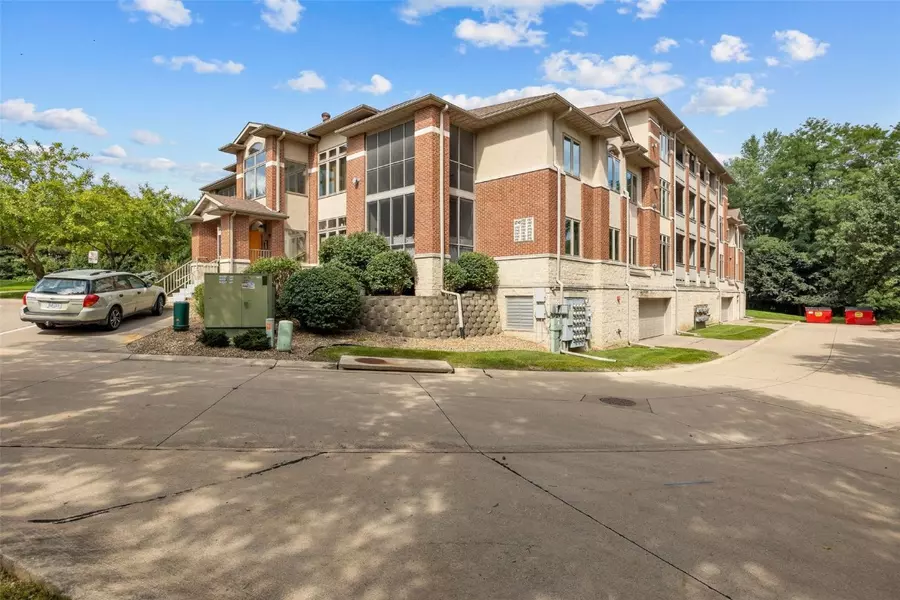 1745 Louis PL, Iowa City, IA 52245