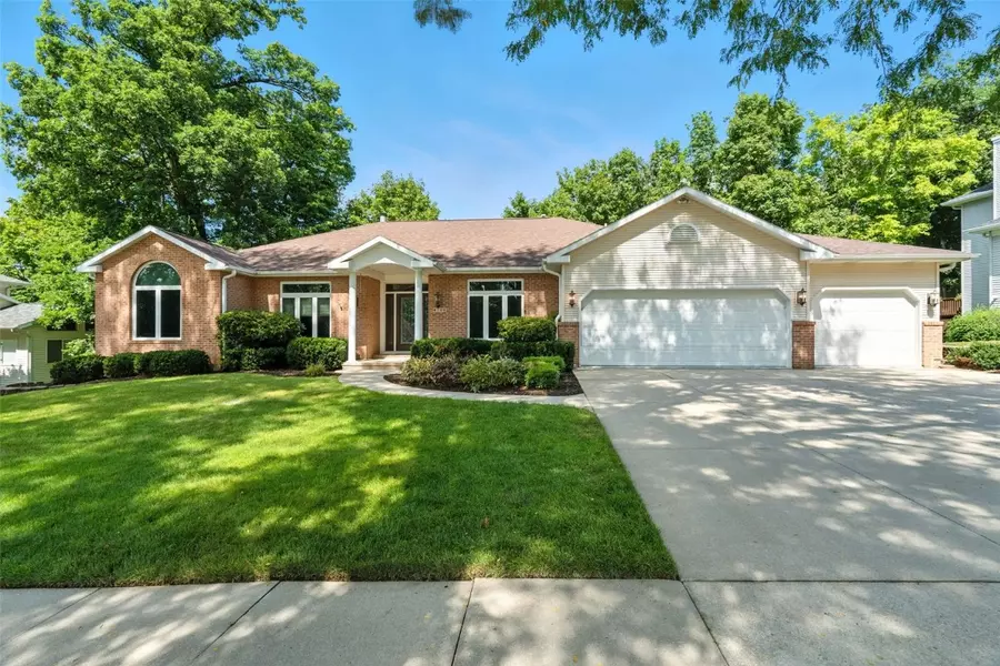 4100 Wyndham DR NE, Cedar Rapids, IA 52402