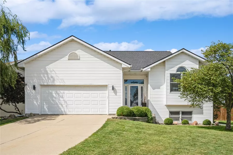 700 Ashford DR NE, Cedar Rapids, IA 52402