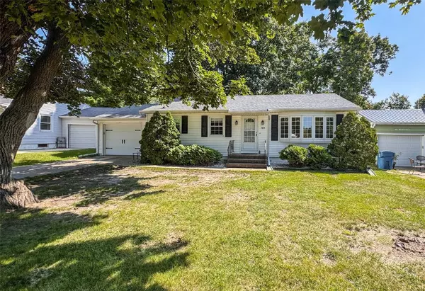 Anamosa, IA 52205,109 S Dubuque ST