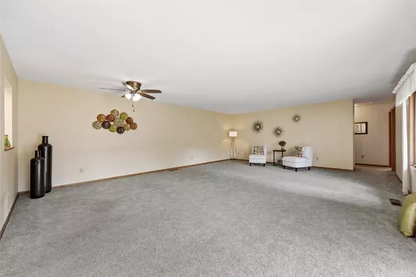 Iowa City, IA 52246,2423 Walden CT