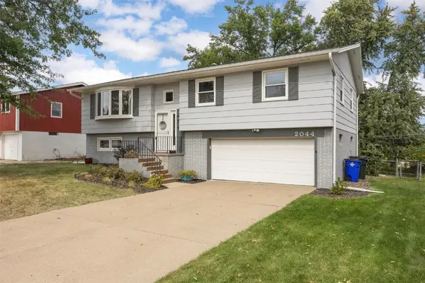 Cedar Rapids, IA 52402,2044 Evergreen ST NE