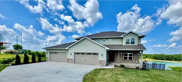 Anamosa, IA 52205,9174 207 AVE