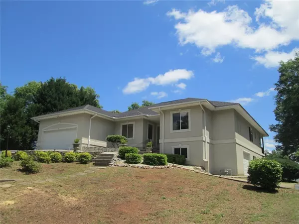 Hartwell, GA 30643,45 Hillandale DR