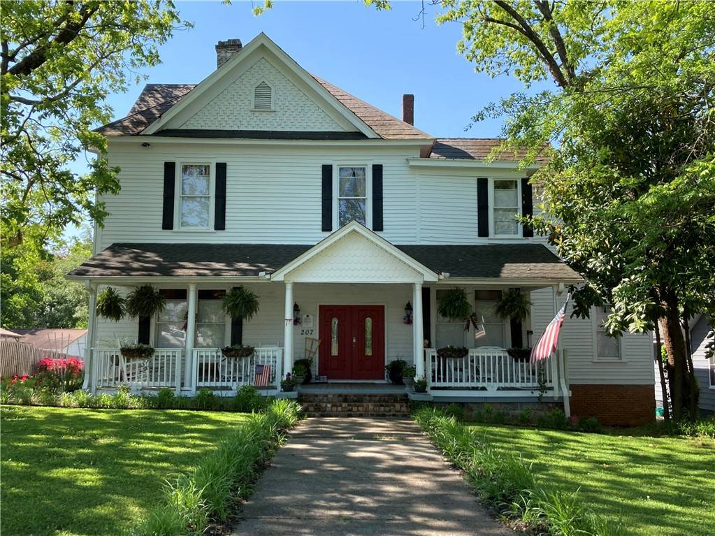 207 W 2nd AVE, Easley, SC 29640