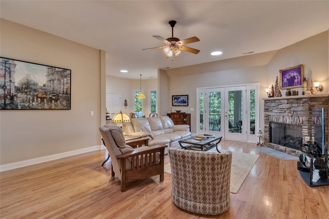 West Union, SC 29696,706 Cypress Bay LN