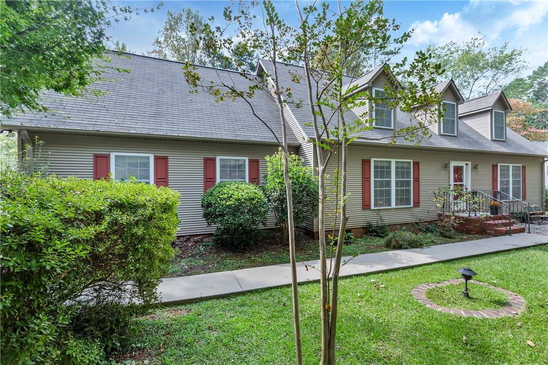 131 Kare Fre BLVD, West Union, SC 29696