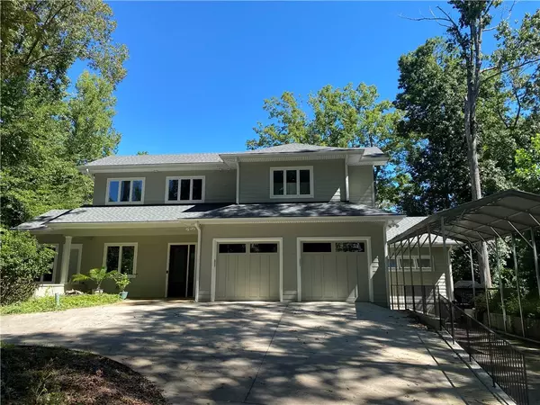 334 Hickory LN, Seneca, SC 29678