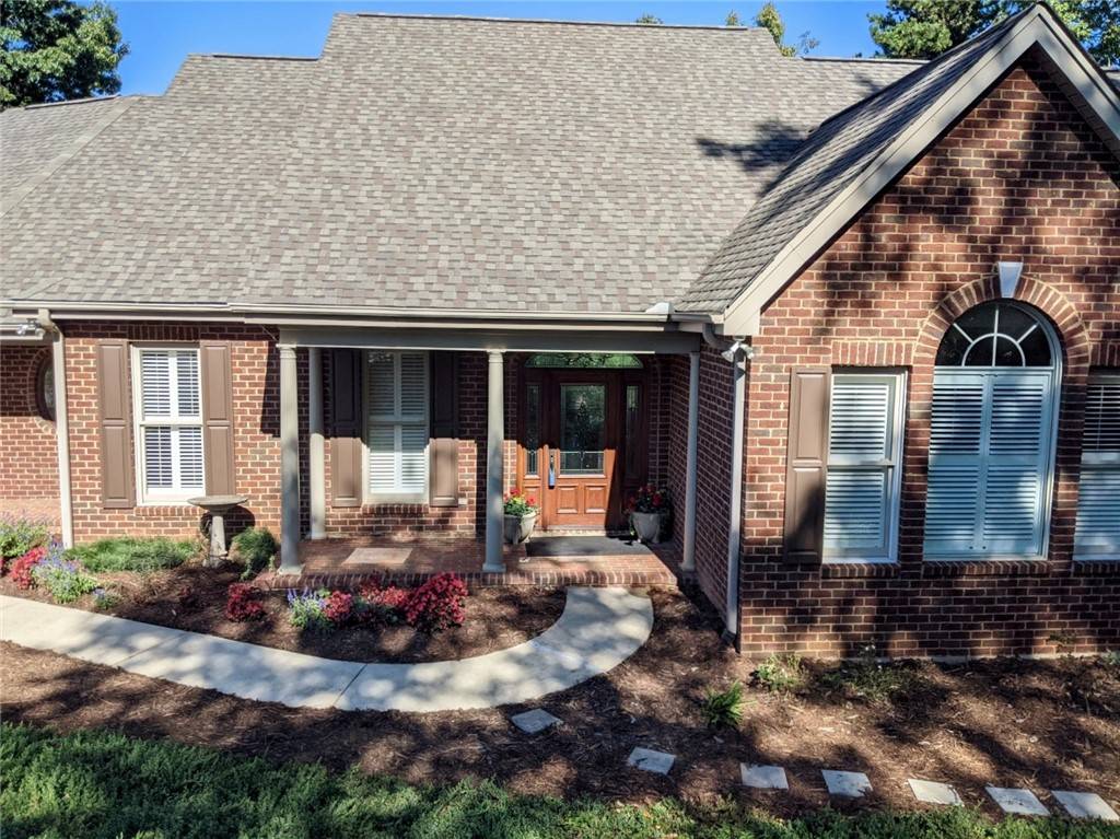 Seneca, SC 29672,304 Wynswept Pointe