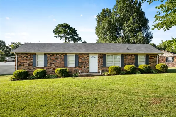 101 Robin CIR, Starr, SC 29684