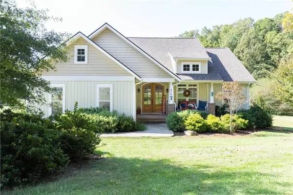 214 Creekwood LN, West Union, SC 29696