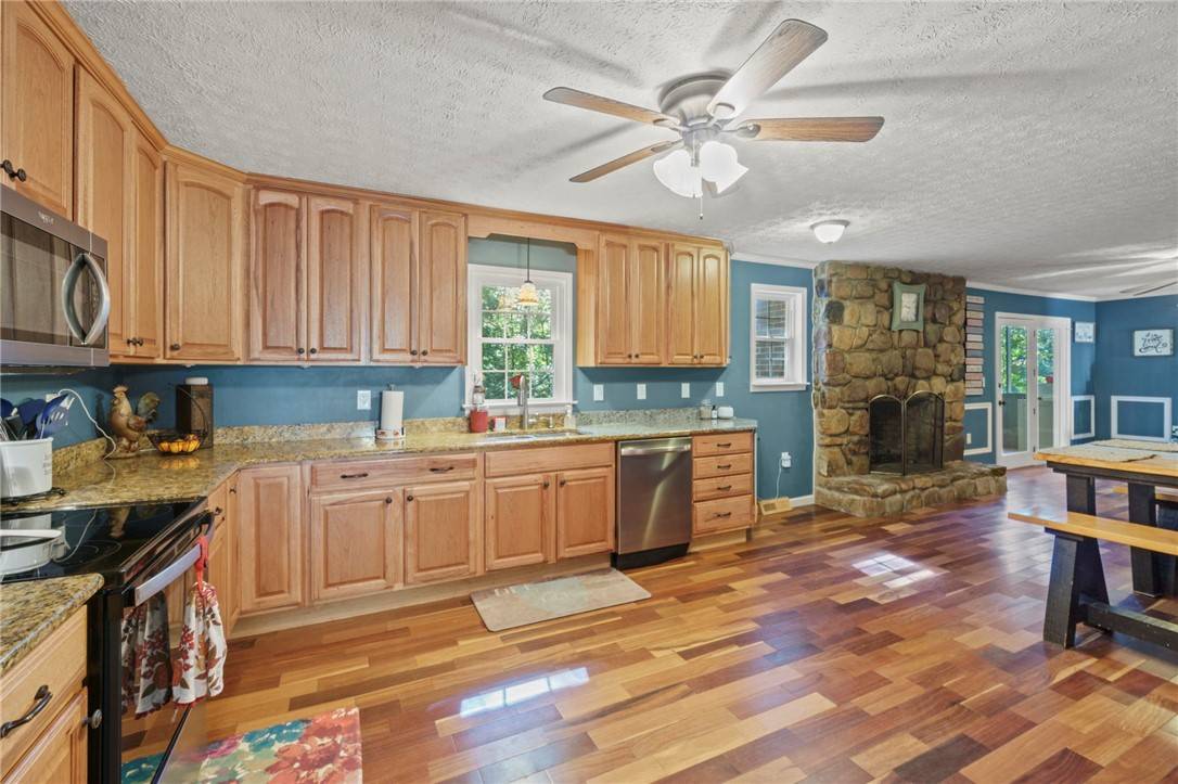 Easley, SC 29640,117 Kingswood WAY
